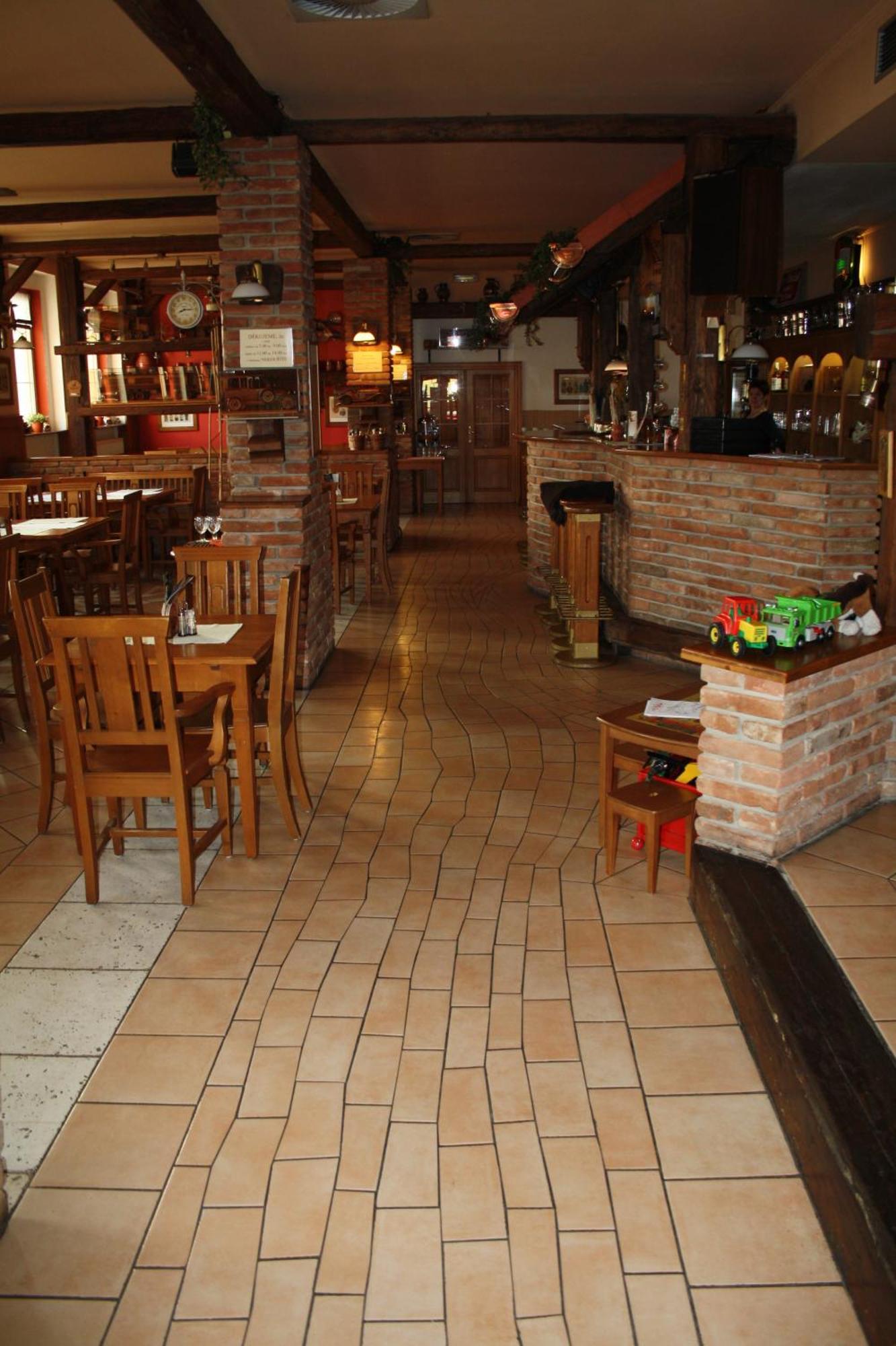 Hotel Boucek Mochov Bagian luar foto