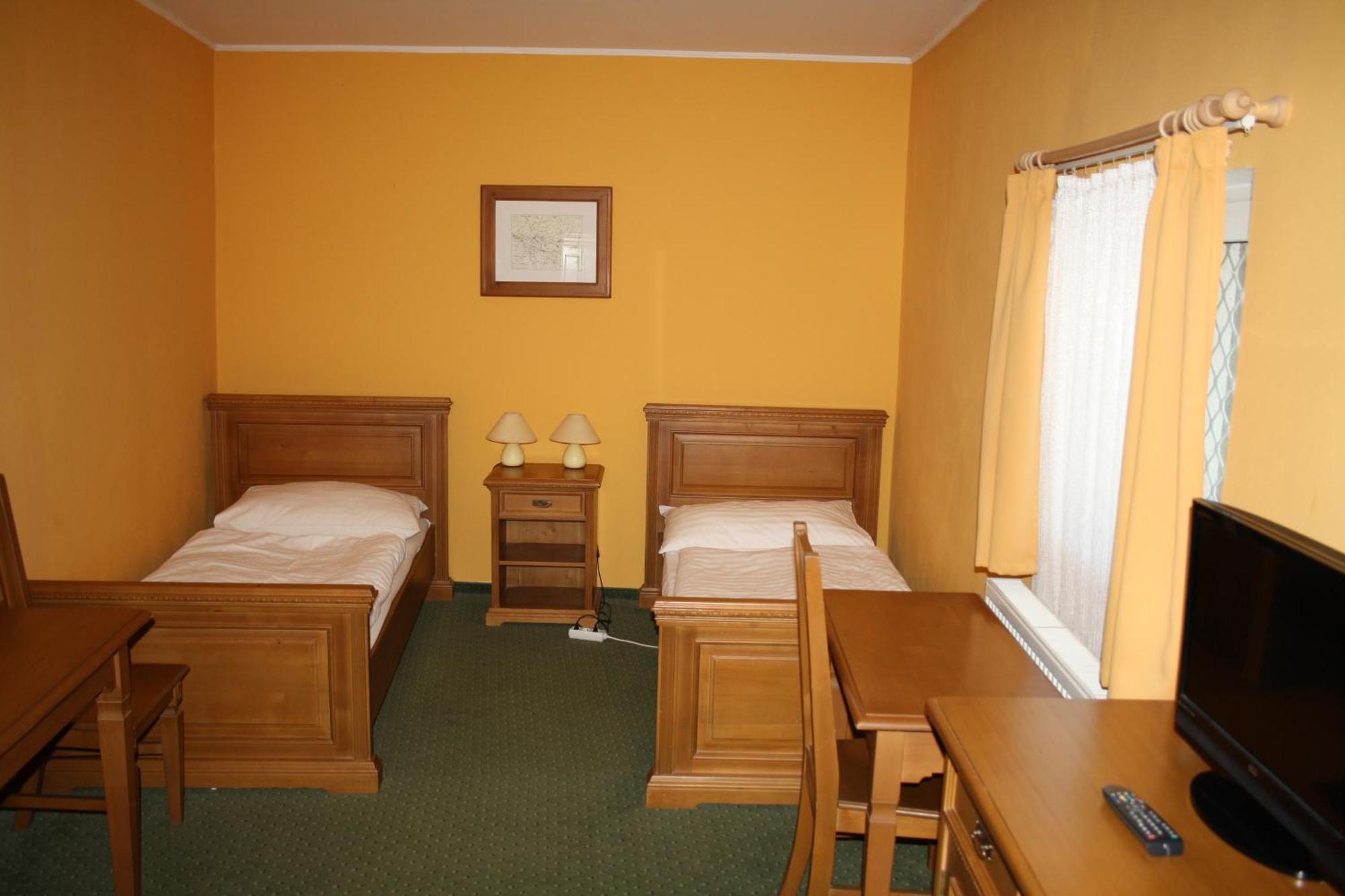 Hotel Boucek Mochov Bagian luar foto