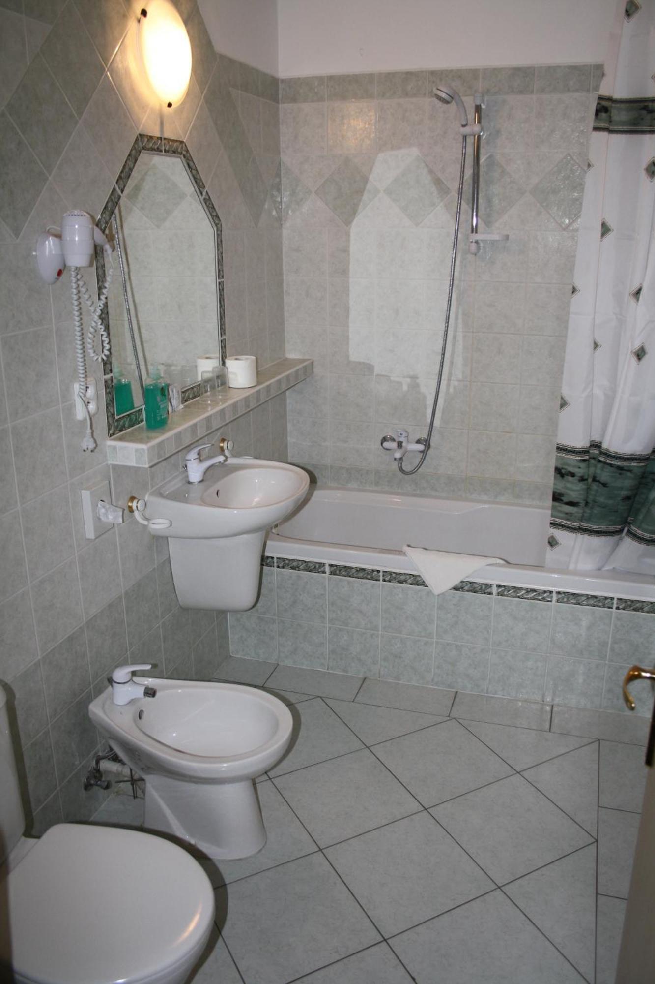 Hotel Boucek Mochov Bagian luar foto