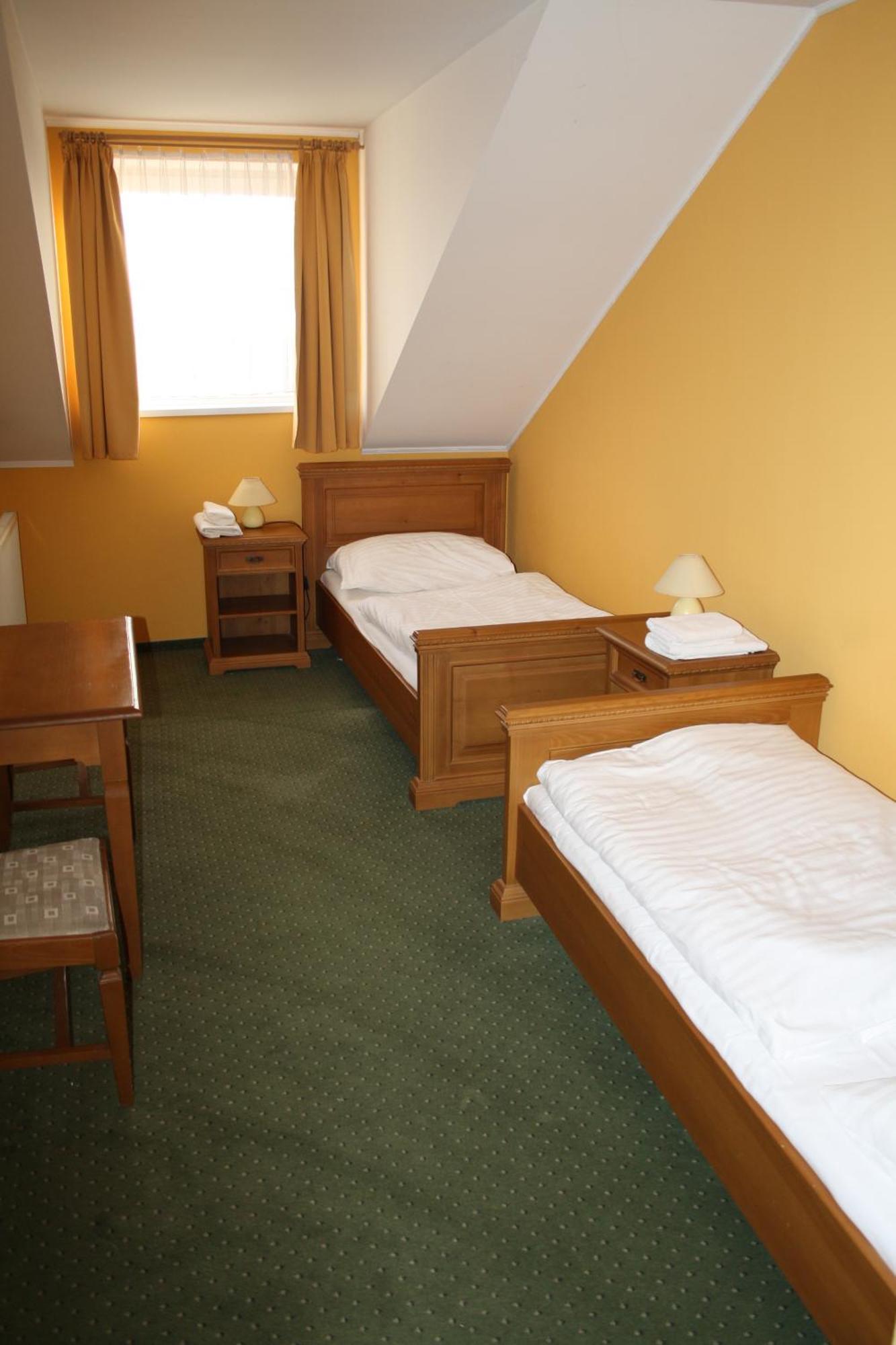 Hotel Boucek Mochov Bagian luar foto