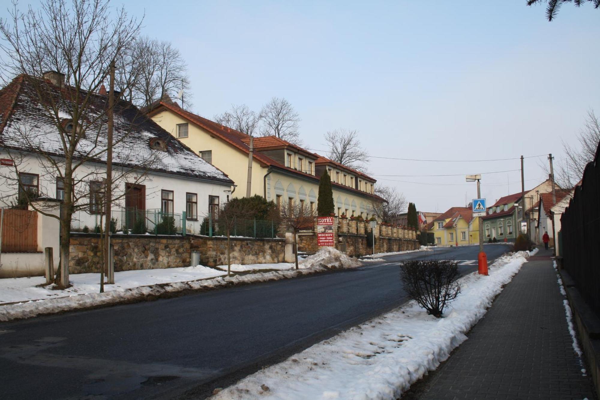 Hotel Boucek Mochov Bagian luar foto