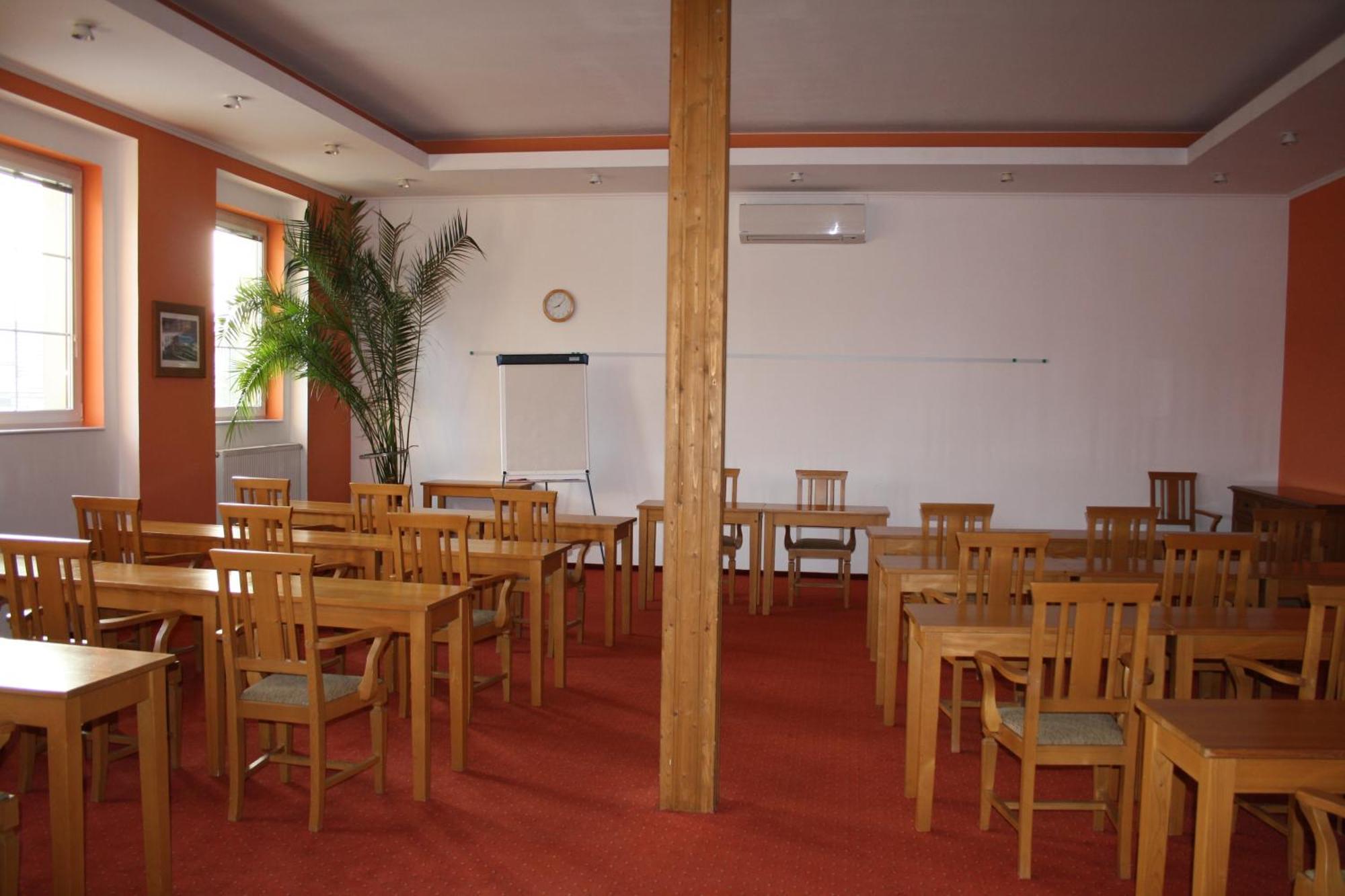 Hotel Boucek Mochov Bagian luar foto