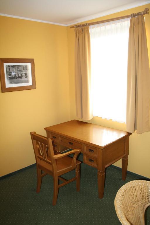 Hotel Boucek Mochov Ruang foto