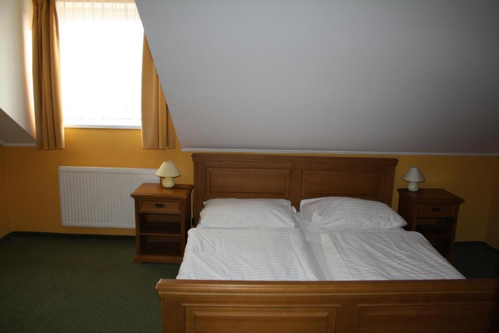 Hotel Boucek Mochov Ruang foto